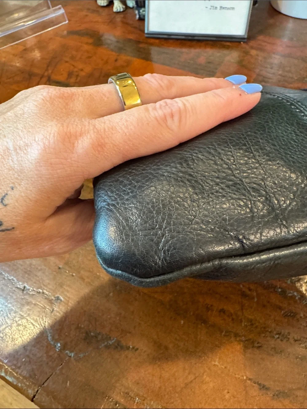 margot compact black